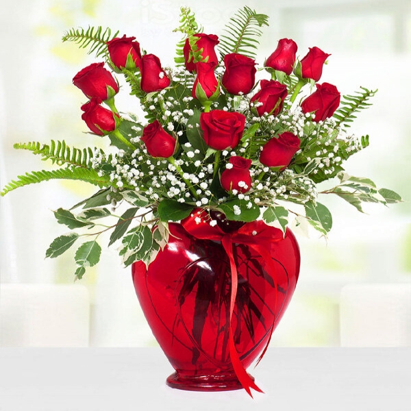  Konyaaltı Çiçek - Kalpli Vazoda 15 Kırmızı Gül