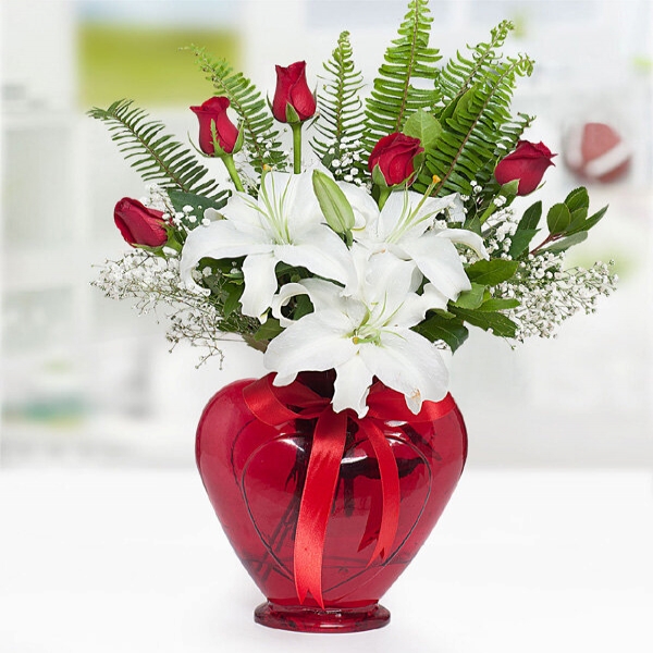 Konyaaltı Çiçekçi - Kalpli Vazoda Gül Lilyum