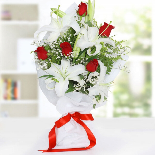  Konyaaltı Çiçek Siparişi - Gül ve Lilyum Buketi