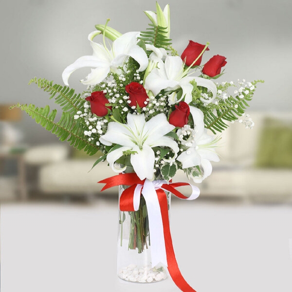  Konyaaltı Çiçek Siparişi - Vazoda Lilyum ve Gül