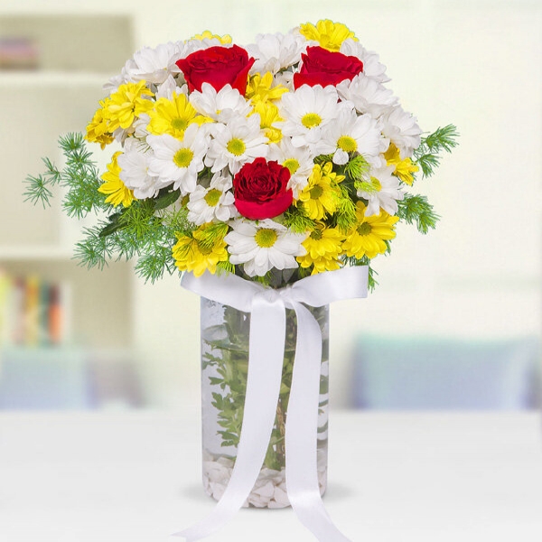  Konyaaltı Çiçek Siparişi - Bahar Esintisi Papatyalar ve Güller