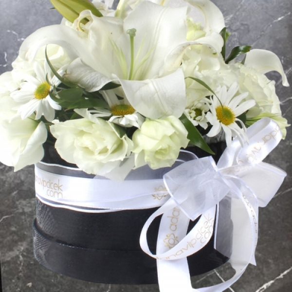  Konyaaltı Çiçek Gönder - Silindir Kutuda Bahar Çiçekleri