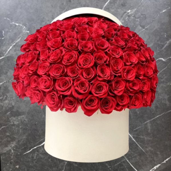 Konyaaltı Çiçekçi - Kutuda 50 Kırmızı Gül