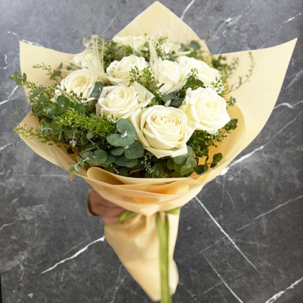 Konyaaltı Çiçekçi - Beyaz Güller Buketi