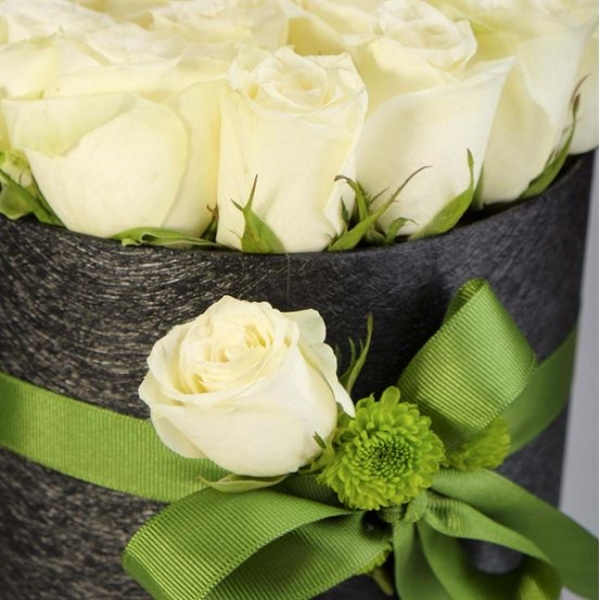  Konyaaltı Çiçek Siparişi - Mutluluğun Melodisi 20 Beyaz Güller