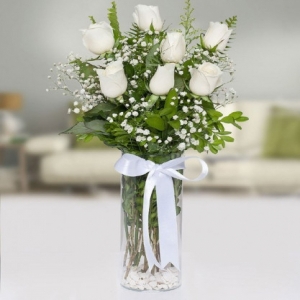  Konyaaltı Çiçekçiler - Vazoda 7 Beyaz Gül