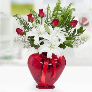 Konyaaltı Çiçekçi - Kalpli Vazoda Gül Lilyum