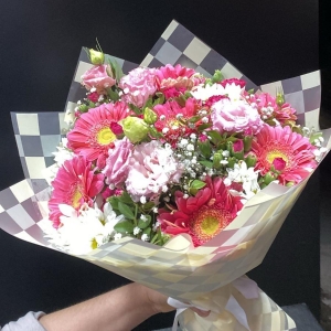  Konyaaltı Çiçek - gerbera ve lisyantus buketi