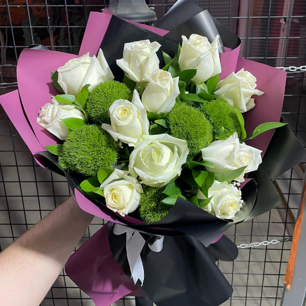 Konyaaltı Çiçekçi - 11 adet beyaz gül buketi