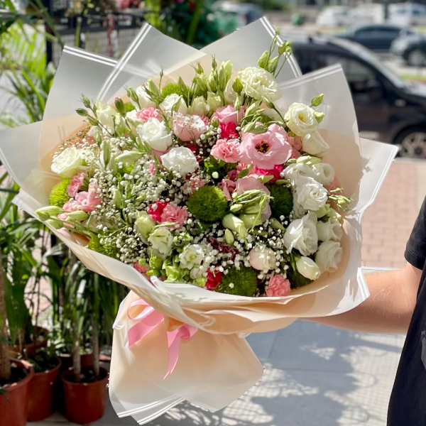  Konyaaltı Çiçek - karışık lisyantus buketi