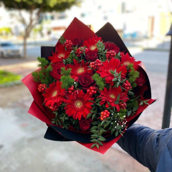  Konyaaltı Çiçek Gönder - Karışık yeni yıl buketi
